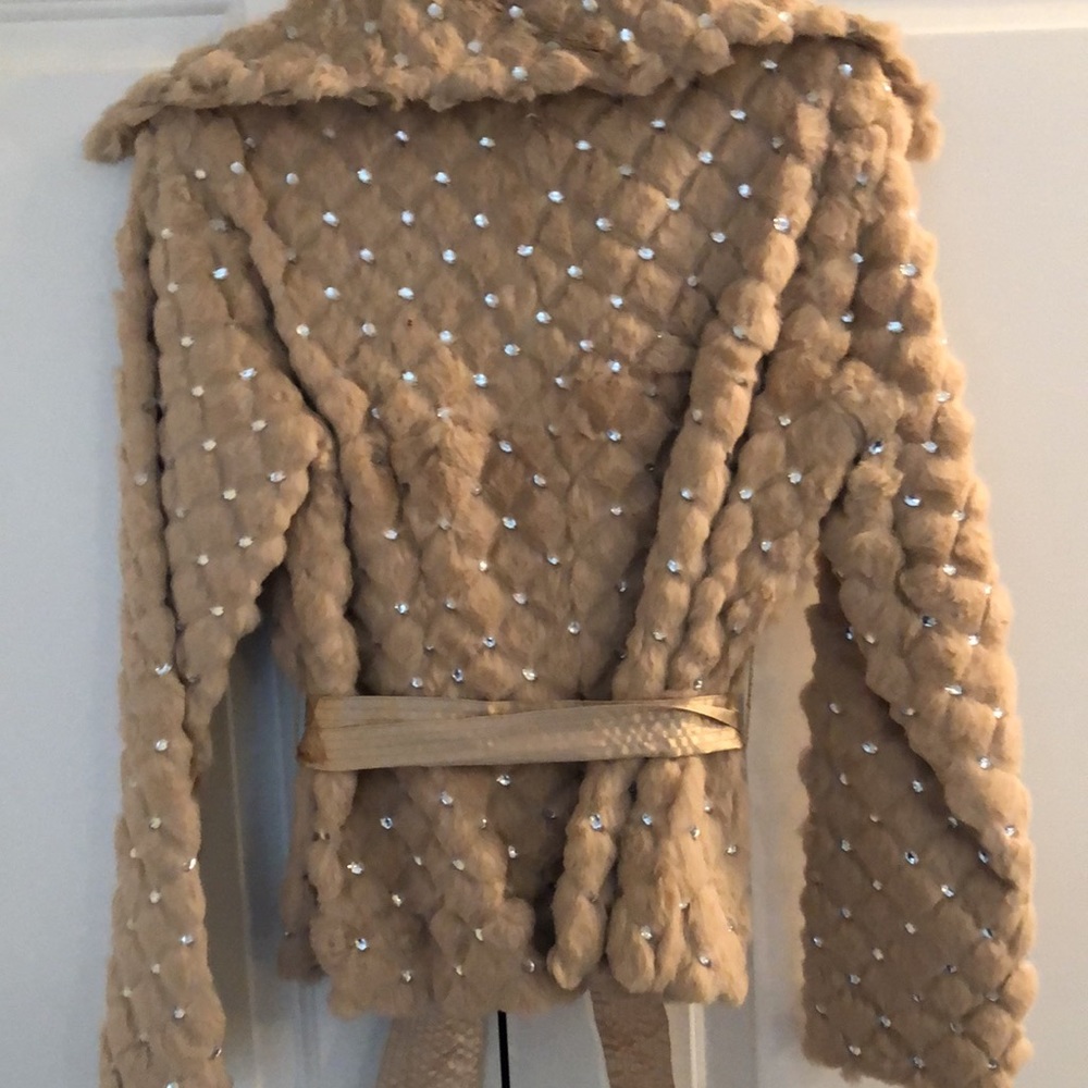 Gorgeous Cache rabbit fur tan jacket, with rhinestones and a silk tie. - Picture 6 of 7